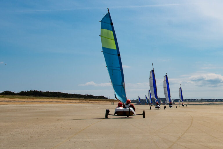 Char à voile les passagers du vent 56 activité accessible personne fauteuil roulant en bretagne